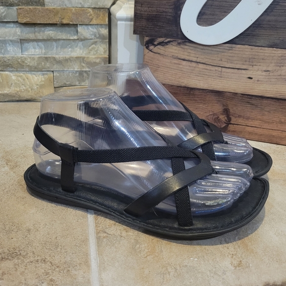 Born | Shoes | Born Womens Black Leather Strappy Sandals Size 7 Preowned  Good Condition | Poshmark